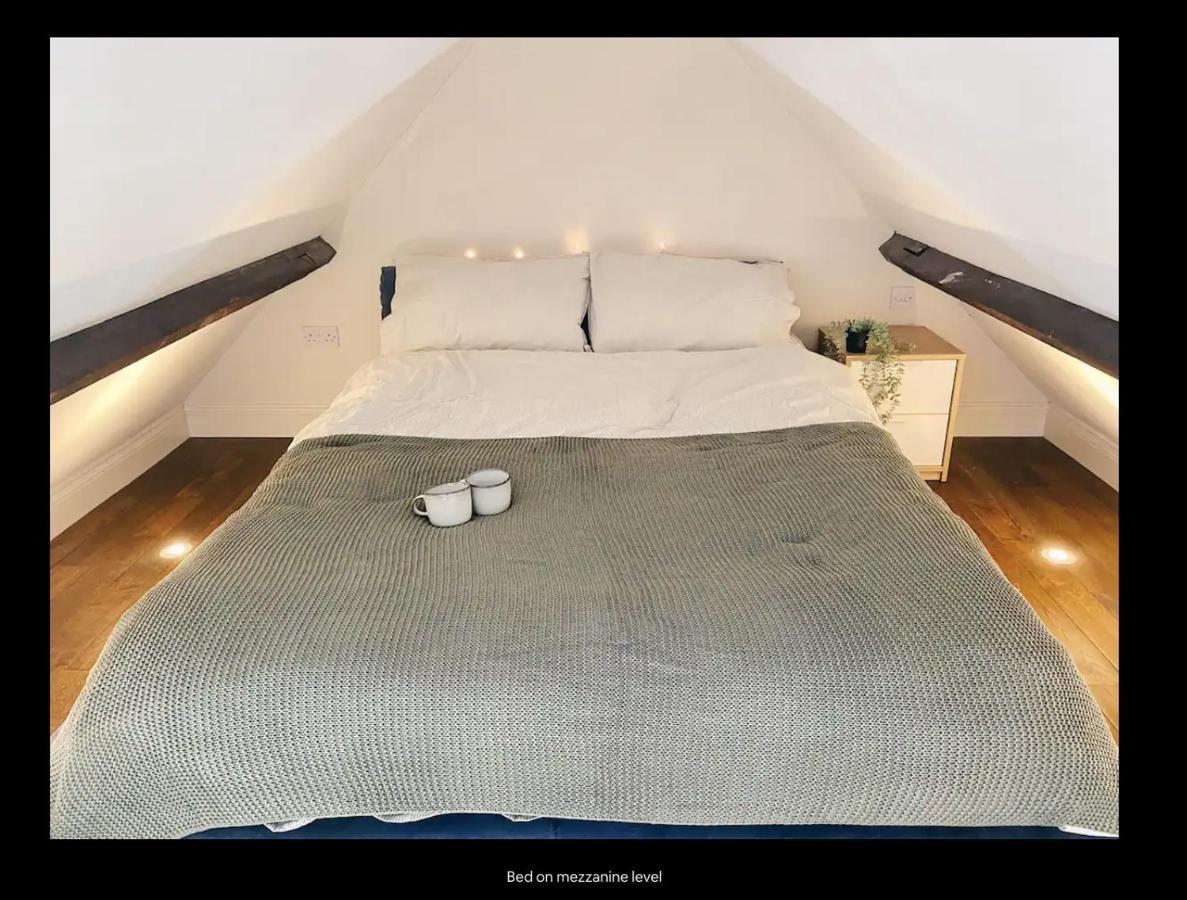 Mezzanine Studio Apartment Лондон Екстериор снимка
