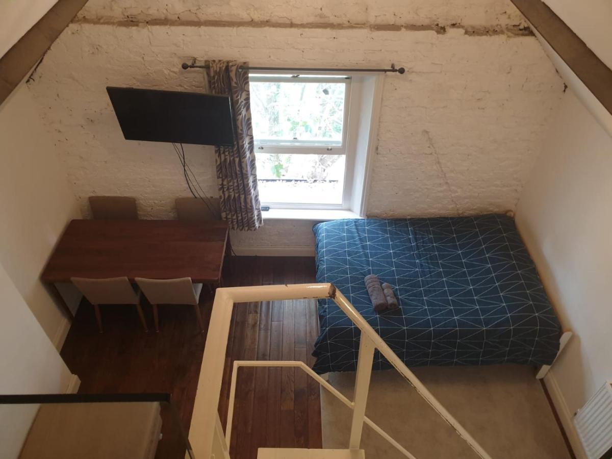Mezzanine Studio Apartment Лондон Екстериор снимка